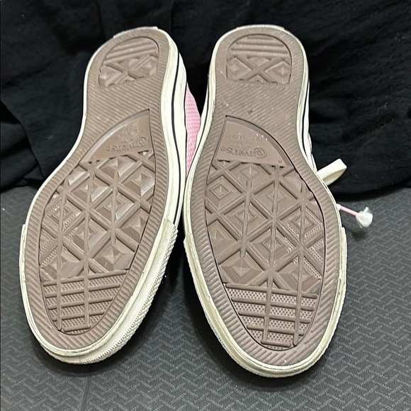 Converse Pink Sneakers with Canvas Upper and White Sole - Picture 7 of 7